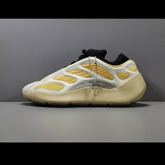 Adidas yezzy - Picture 4 of 7